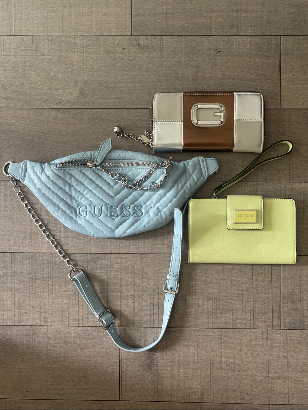 🦋GUESS LOT🦋1 Wristlet, 1 Zip Around Wallet, 1 Fanny Pack-**AS IS**